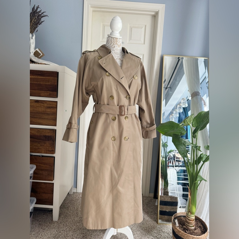 Authentic Burberry Trench Coat - Picture 16 of 16